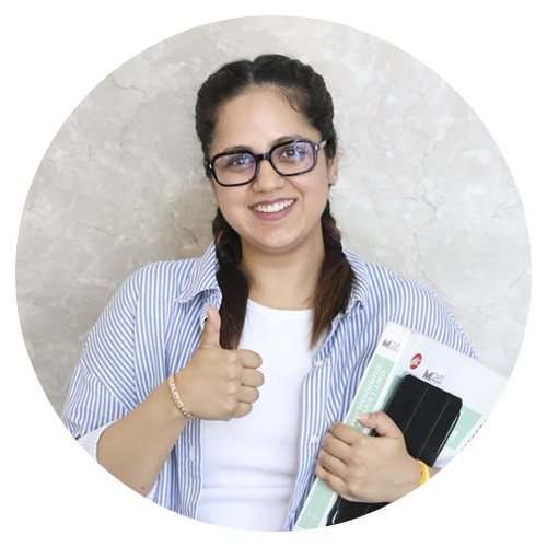 Infiniti students are holding books and learning stock market basics